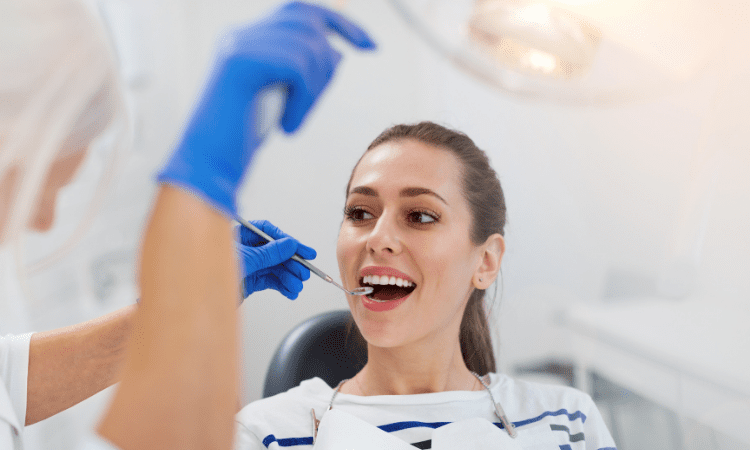 Dental emergencies can disrupt your life unexpectedly. Knowing when to see an emergency dentist is crucial for maintaining oral health.