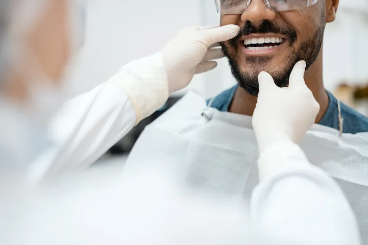 Veneers or Bonding? How to Choose in Tucson, AZ